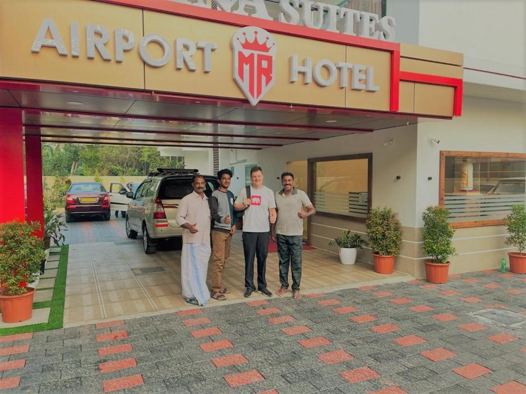 Marina Suites Airport Hotel Kochi Eksteriør bilde