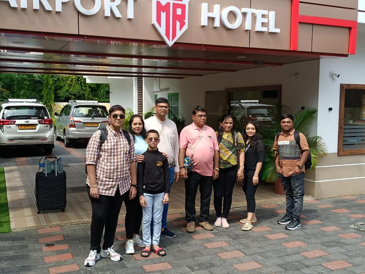 Marina Suites Airport Hotel Kochi Eksteriør bilde