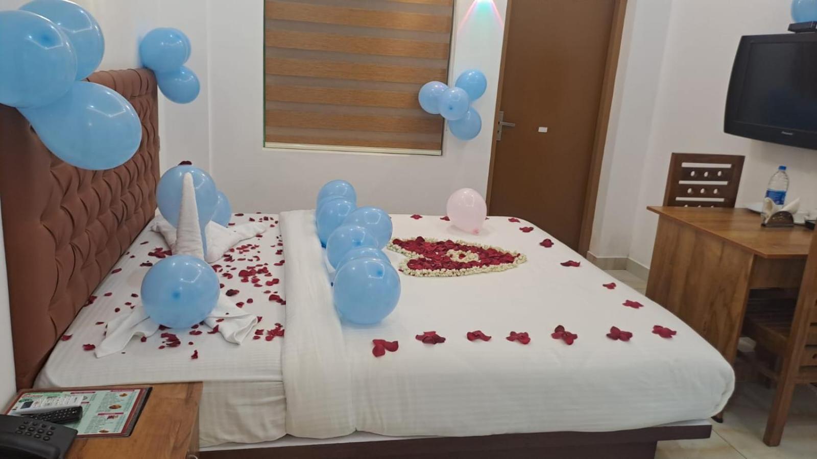 Marina Suites Airport Hotel Kochi Eksteriør bilde
