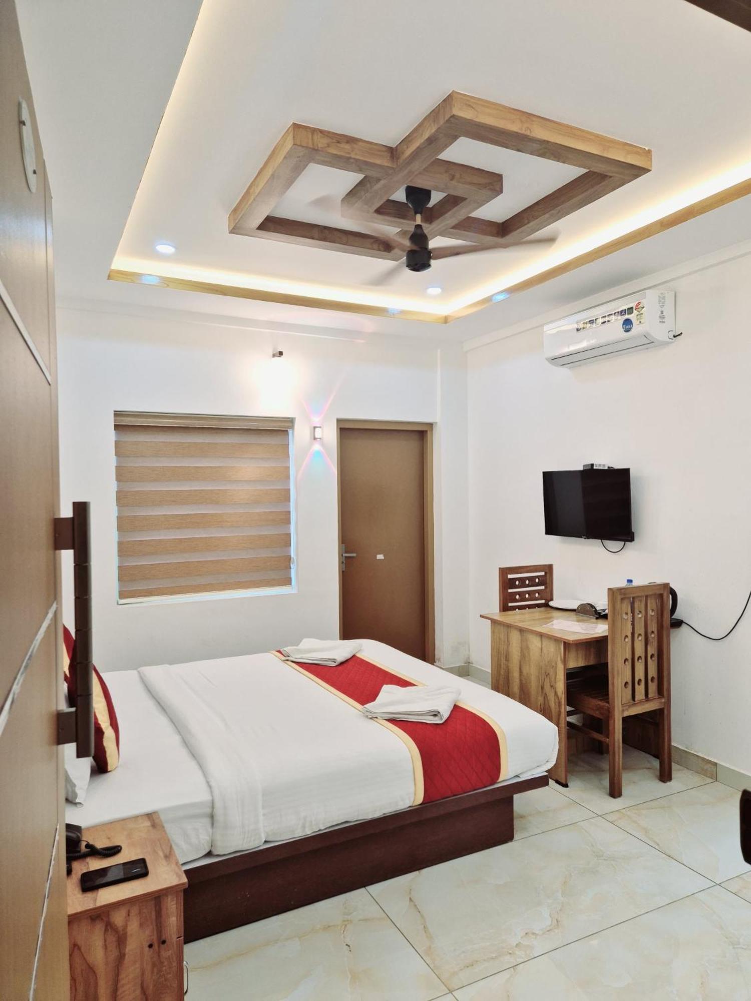 Marina Suites Airport Hotel Kochi Eksteriør bilde